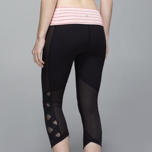 Lululemon Var-City Crop Black / Quiet Stripe Butter Pink Electric Coral